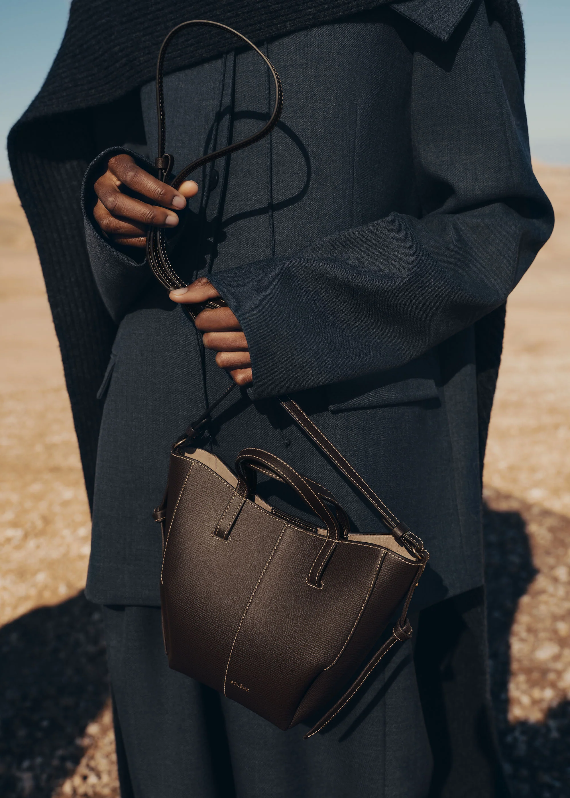 Cyme Tote Nano - Textured Ebony - Image 3