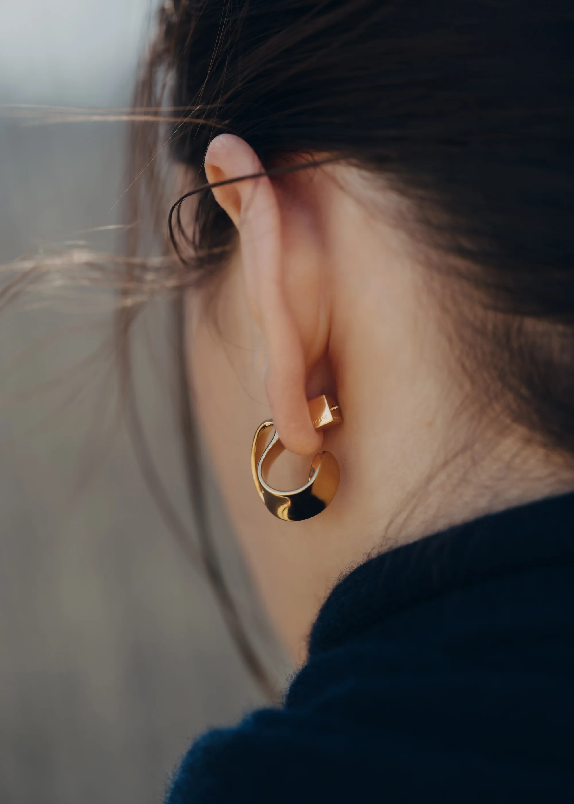 Éole Curled Earrings - 24 carat gold-gilded - Image 4