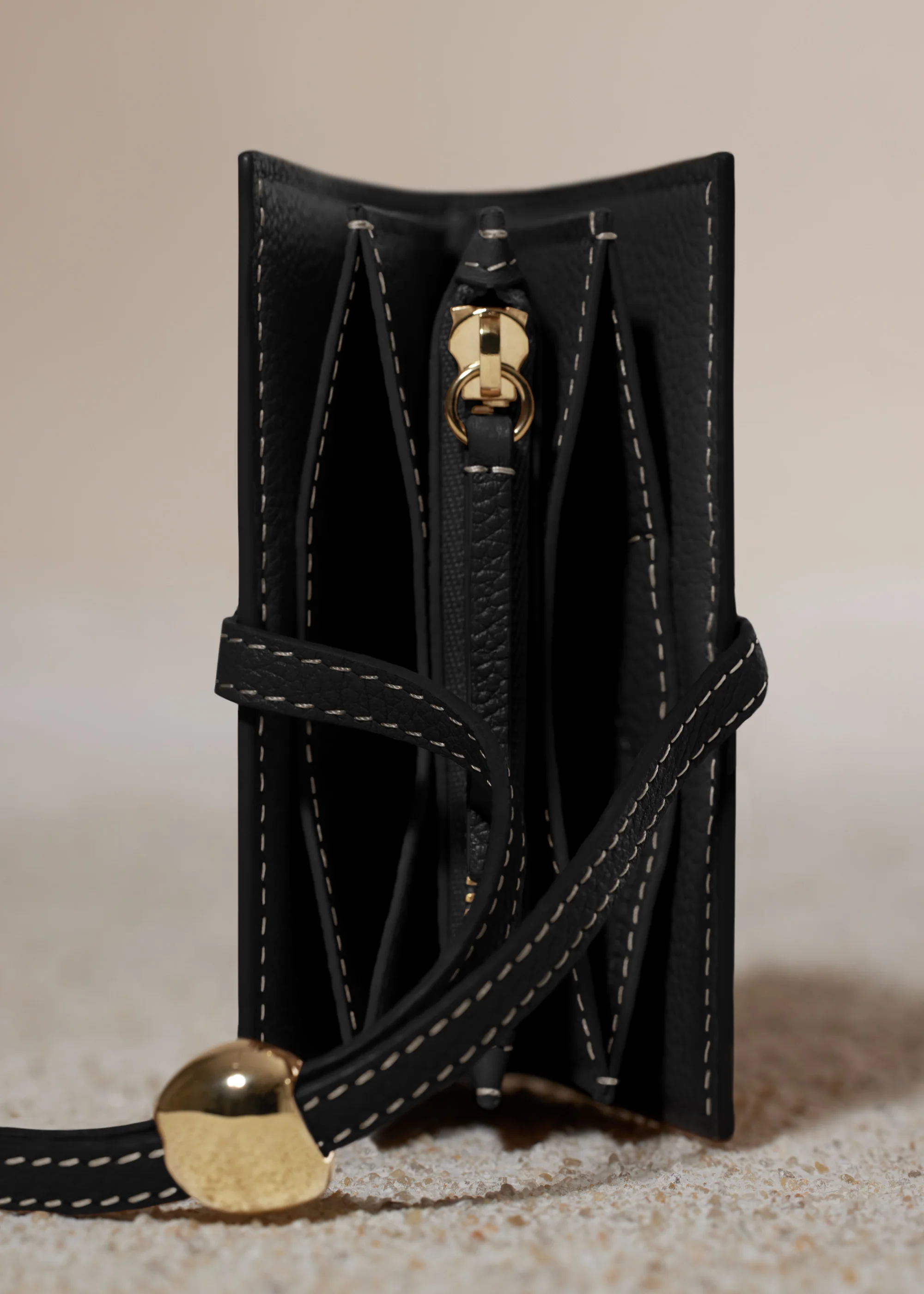 Kayé Card Holder - Textured Black - Image 5