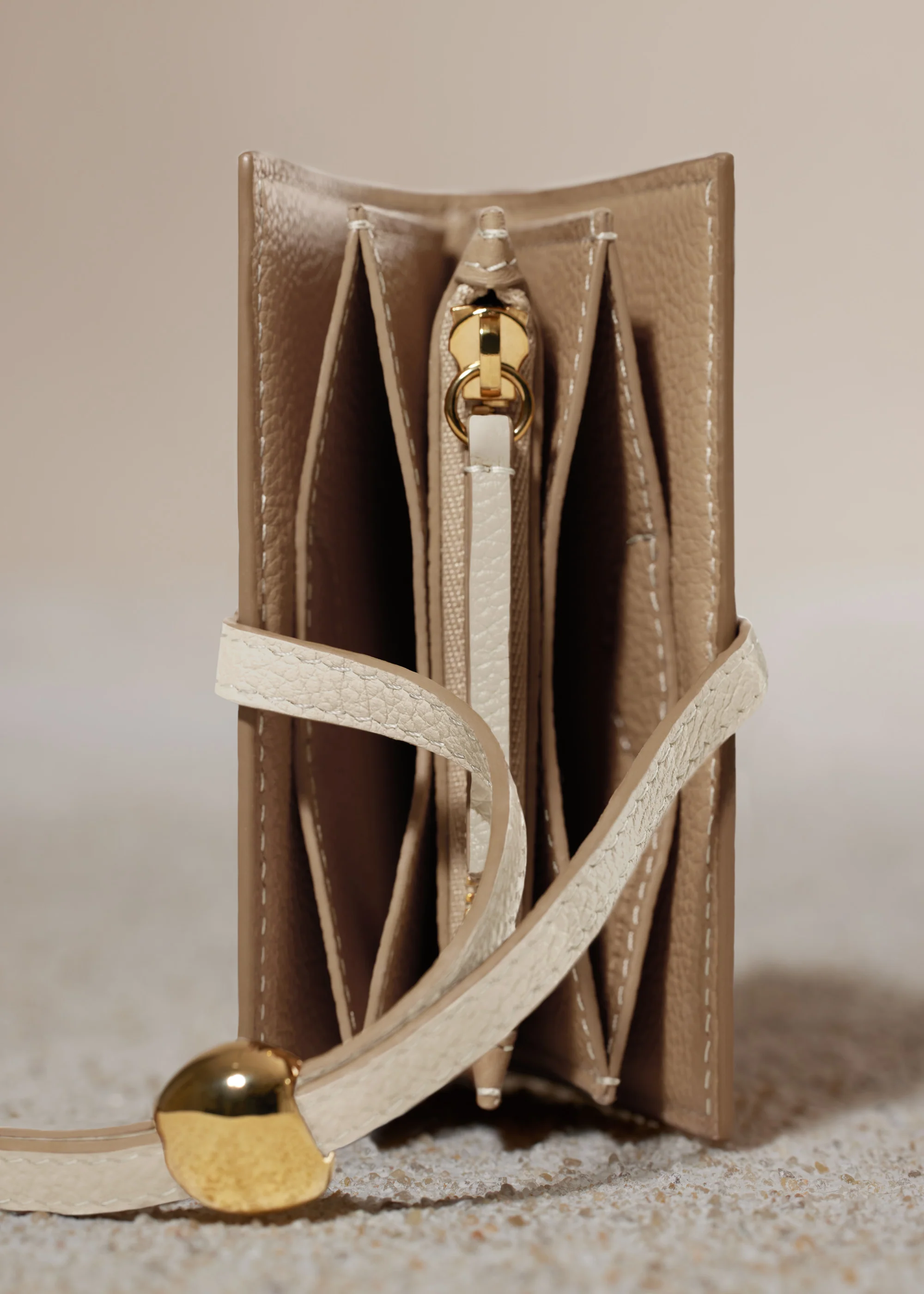 Kayé Card Holder - Textured Duo Chalk - Image 5