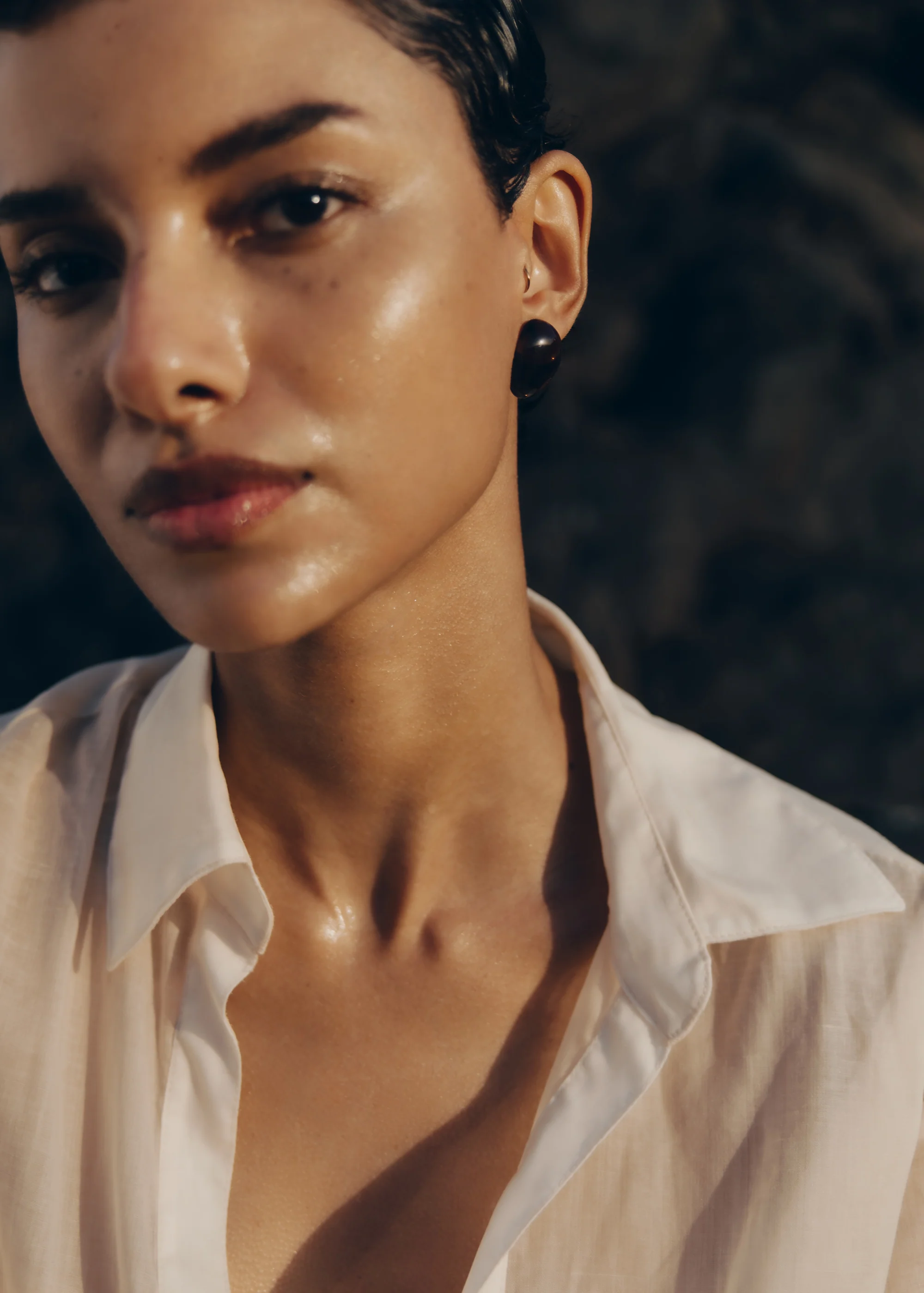 Naé Stud Earrings - Smoked glass - Image 3