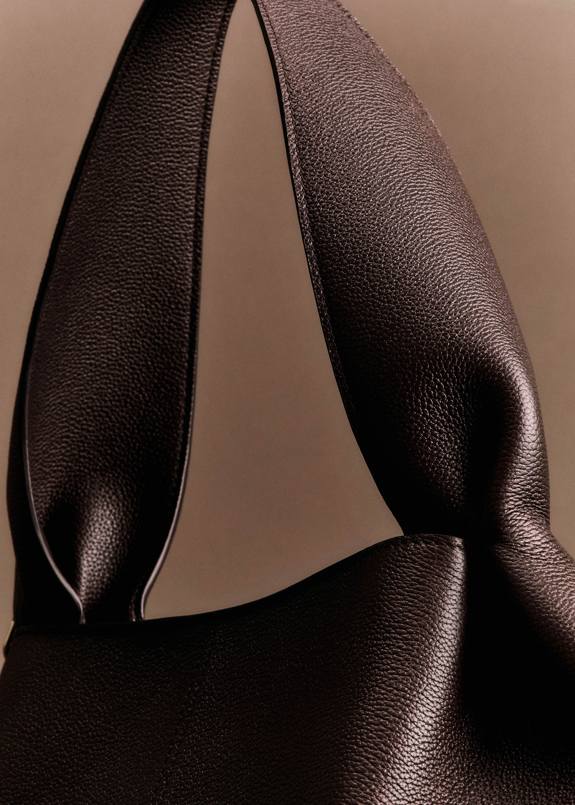 Numéro Neuf East West - Textured Ebony - Image 5