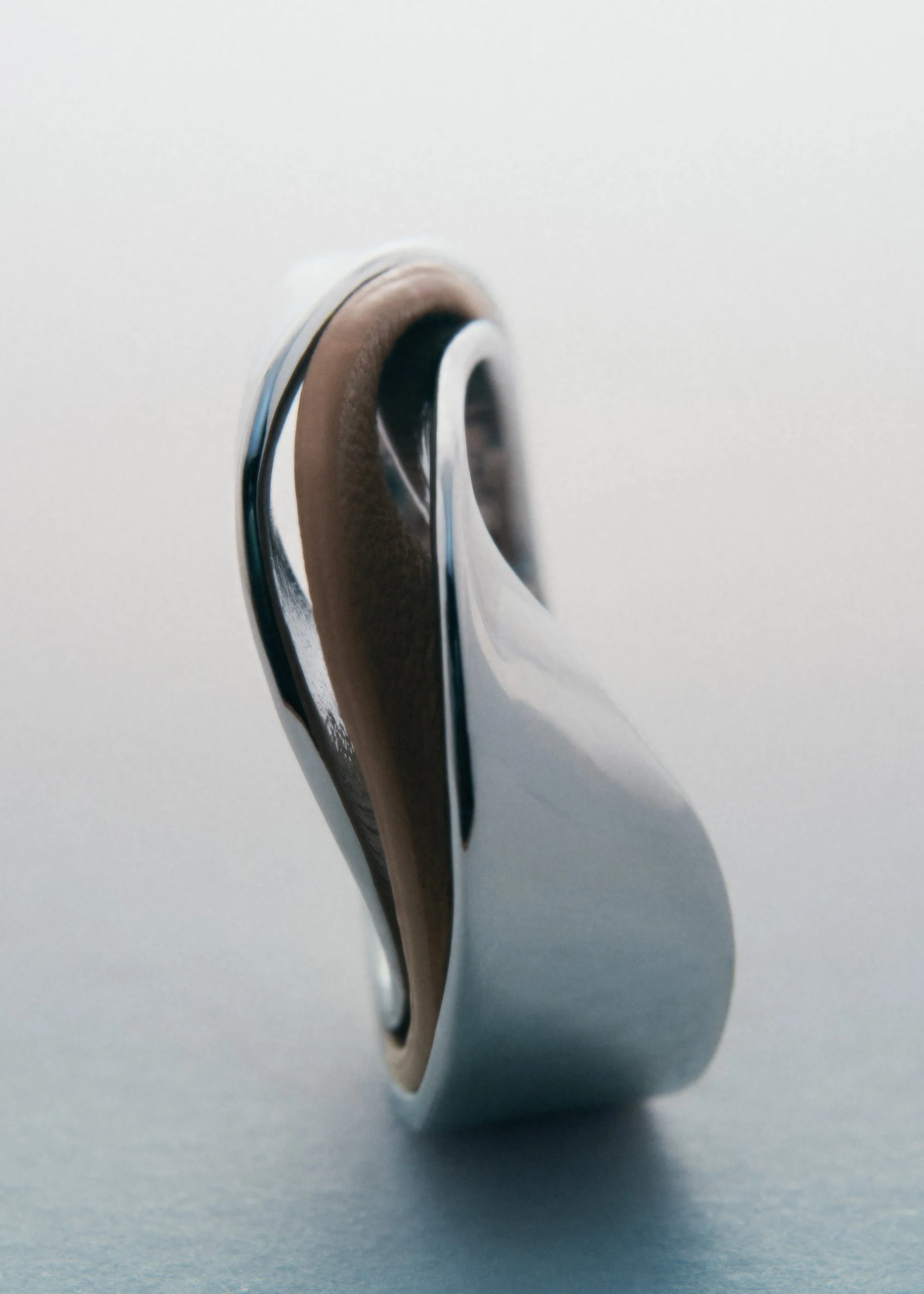Ormé Ring - Silver in rhodium with Taupe Leather - Image 3